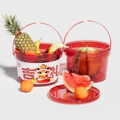 購入 蓋付きのプラスチック食品貯蔵バケツ 300ml 500ml 1L 2L フルーツのための食品グレードの透明バケツ オンライン製造