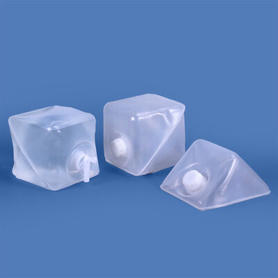 購入 環境に優しい 4L 水透明容器 柔らかい折りたたみ可能なプラスチックジェリー缶 オンライン製造