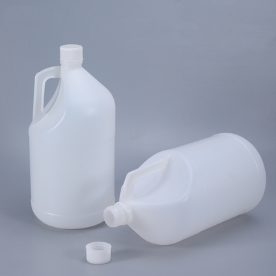 1 ガロン HDPE 平方 化学洗浄剤 簡単に握れるハンドル付きのジェリー缶